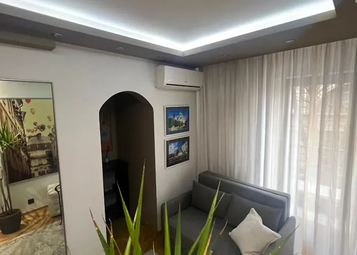 Apartment D-22